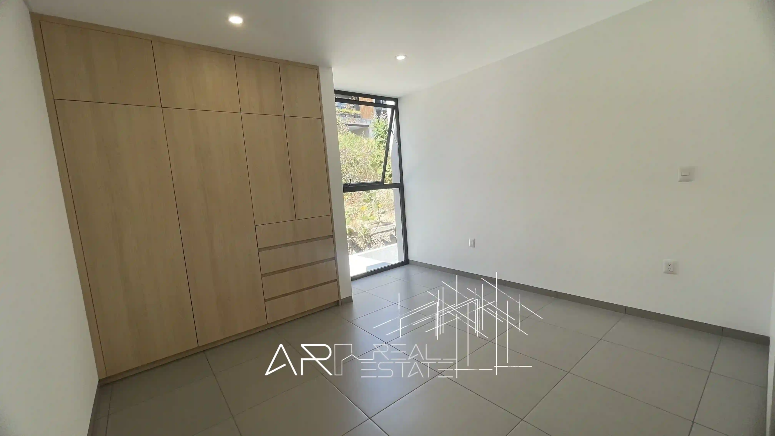 11 Residencia en Venta en Lago Esmeralda – AR Real Estate