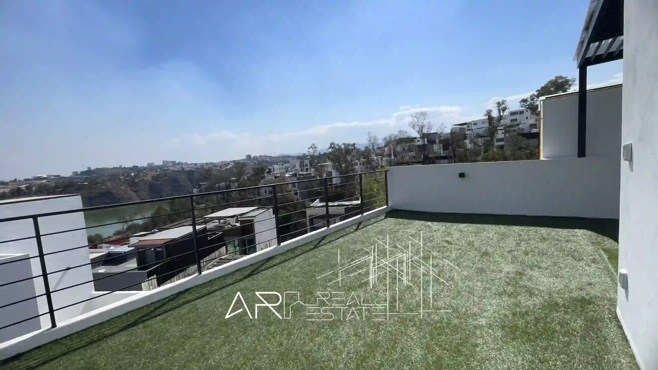 14 Residencia en Venta en Lago Esmeralda – AR Real Estate