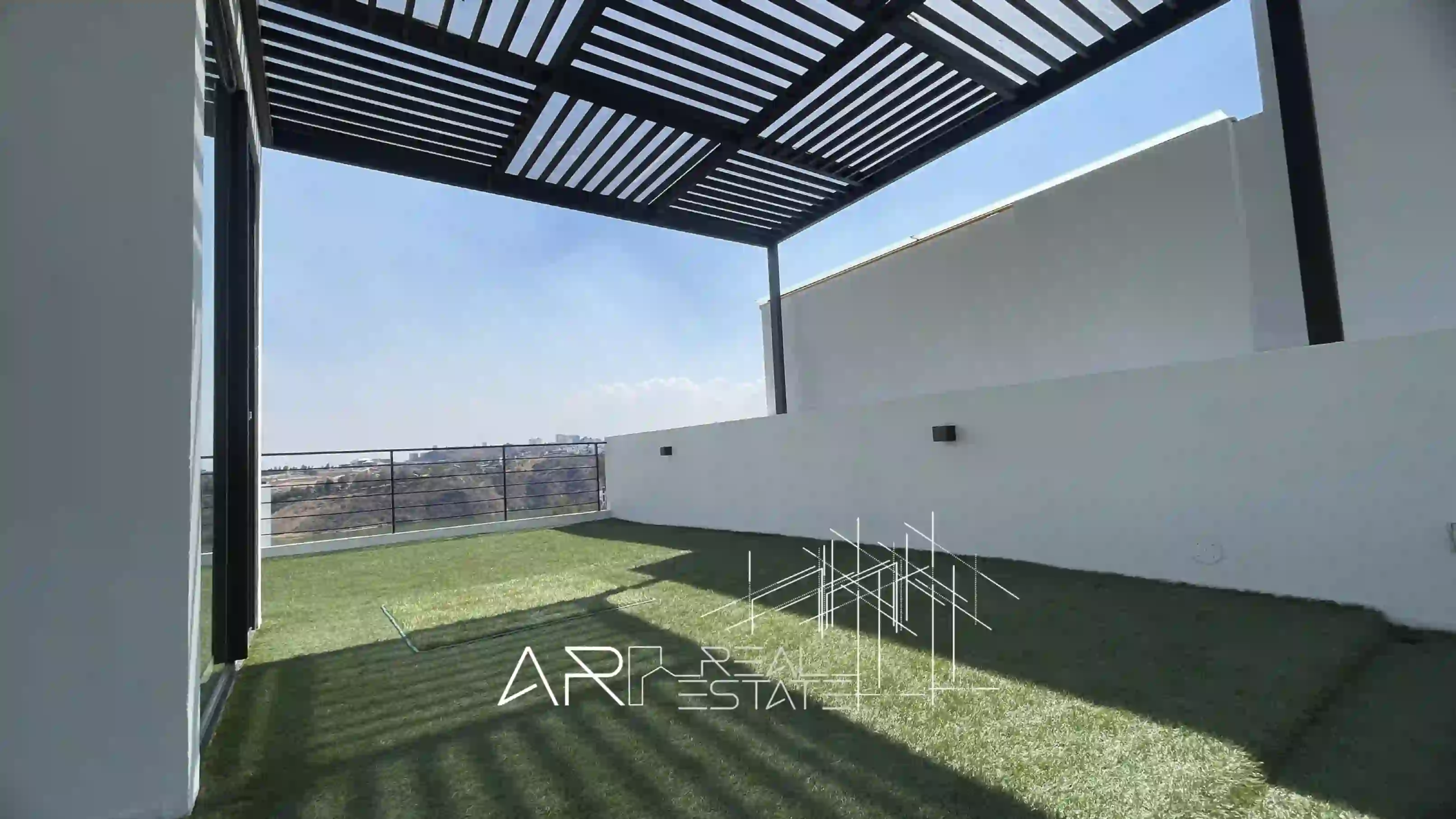 15 Residencia en Venta en Lago Esmeralda – AR Real Estate