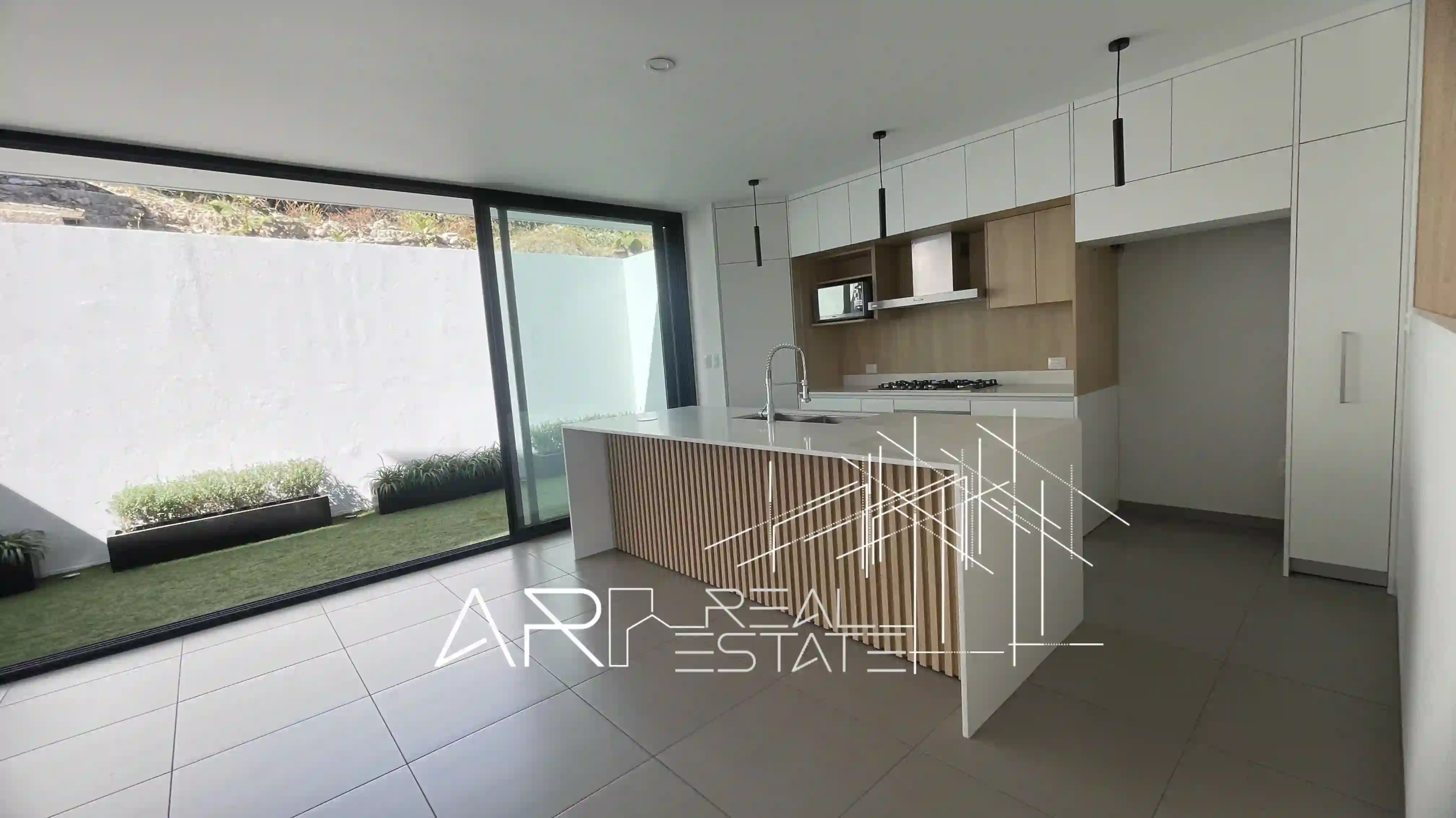 2 Residencia en Venta en Lago Esmeralda – AR Real Estate