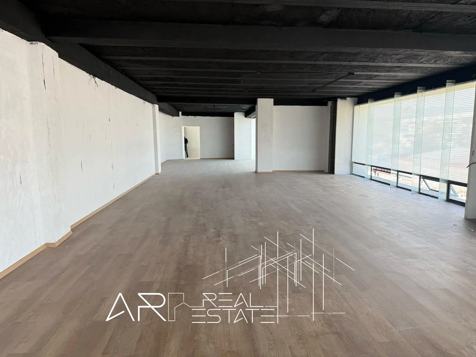Oficina en Renta en Plaza Antigua II – AR Real Estate