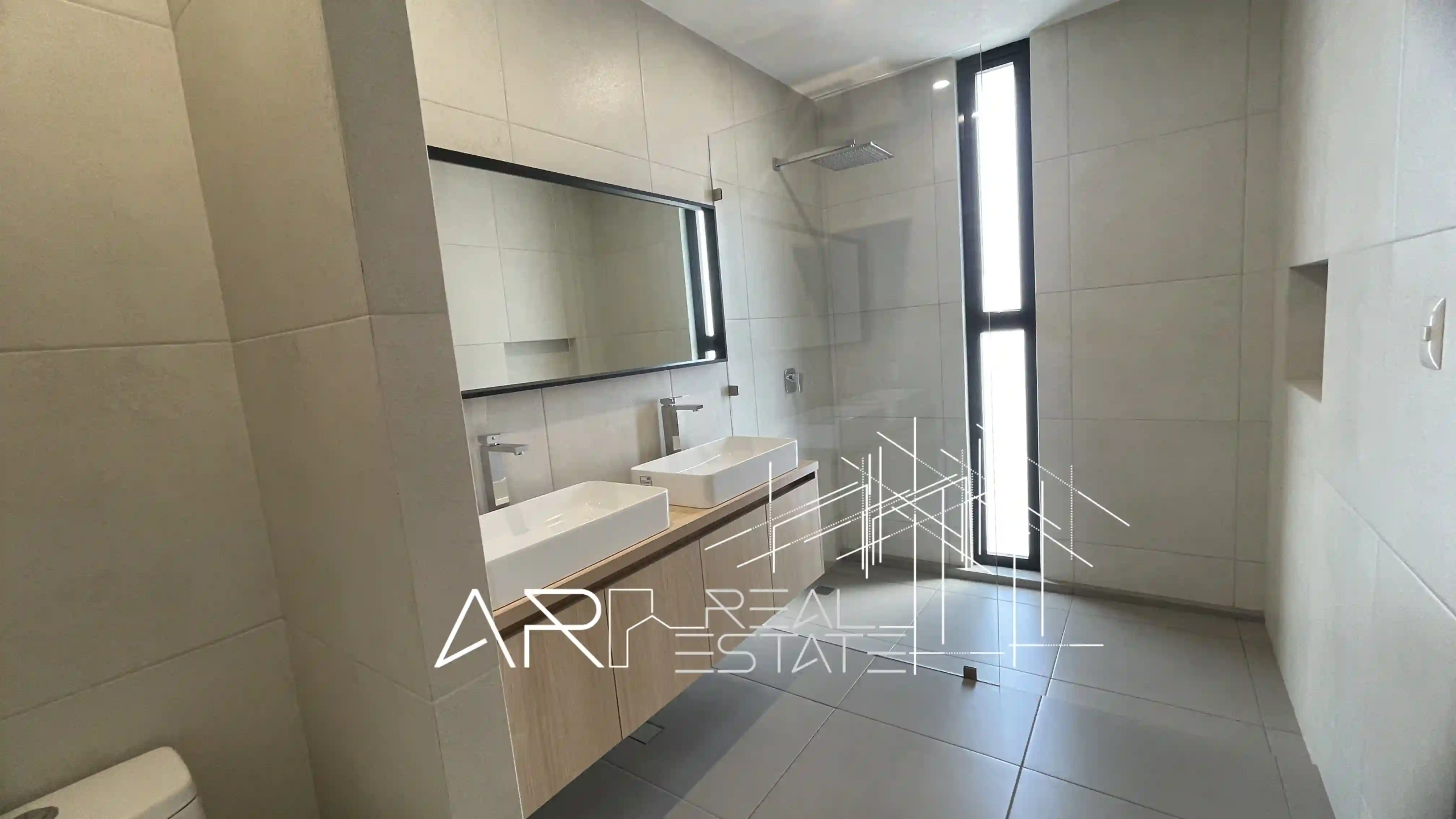 9 Residencia en Venta en Lago Esmeralda – AR Real Estate